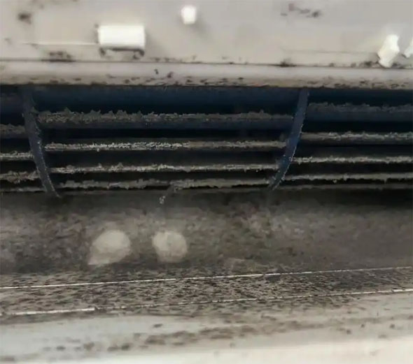 阳江市空调吹的风有股烧焦味是怎么回事